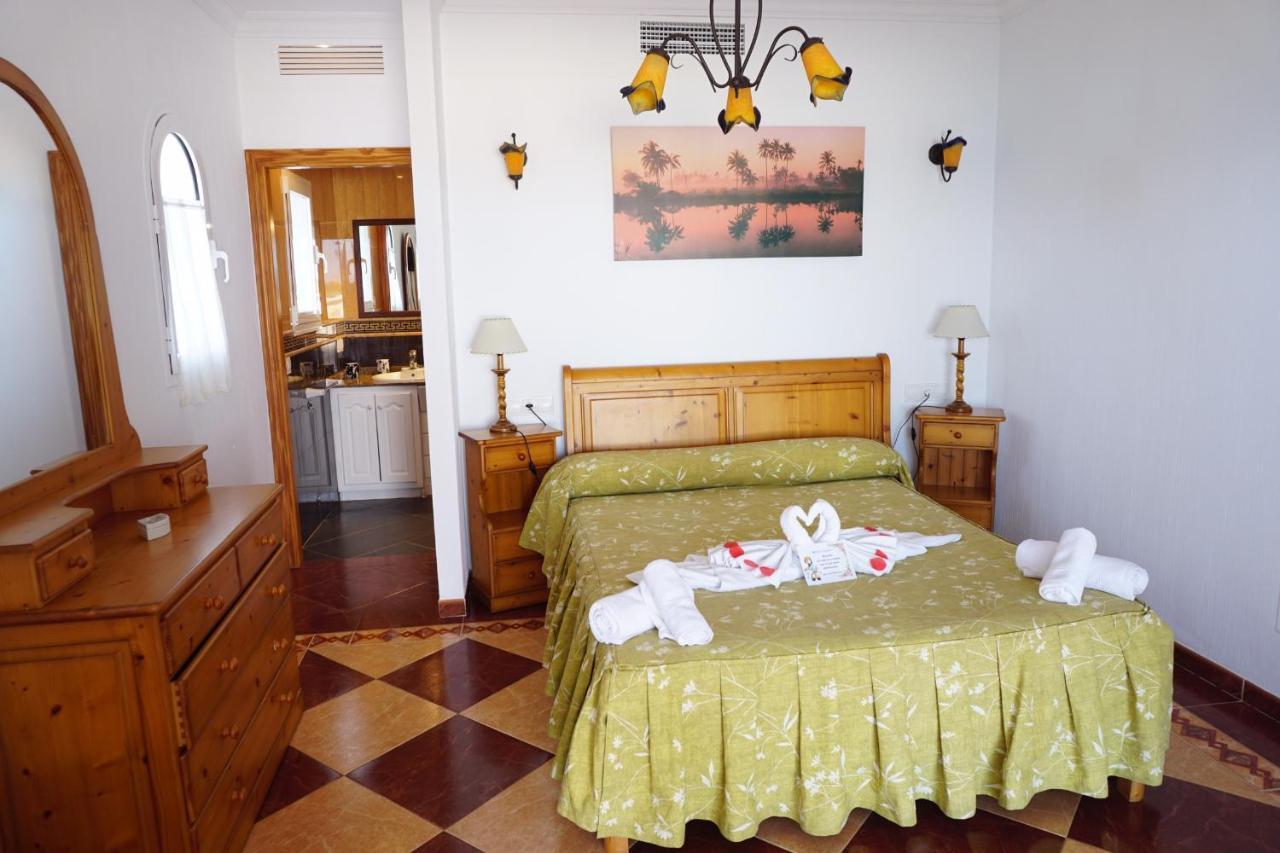 Apartamentos Punta Prima Beach Buitenkant foto