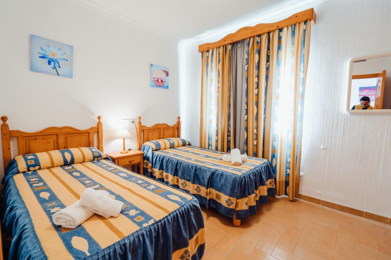 Apartamentos Punta Prima Beach Buitenkant foto